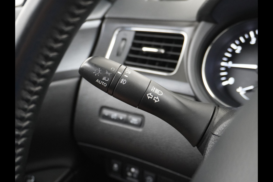 Nissan Pulsar T116PK Navi Ecc Camera N-Connecta Cruise control Lederen/stof bekleding Keyless DAB Led Regen-Lichtsensor 1.2 DIG-T N-Connecta Privacy Glas Lmv 17" Bluetooth Binnenspiegel automatisch dimmend 1.265KG Lage kosten in de wegenbelasting!
