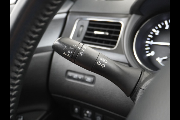 Nissan Pulsar T116PK Navi Ecc Camera N-Connecta Cruise control Lederen/stof bekleding Keyless DAB Led Regen-Lichtsensor 1.2 DIG-T N-Connecta Privacy Glas Lmv 17" Bluetooth Binnenspiegel automatisch dimmend 1.265KG Lage kosten in de wegenbelasting!