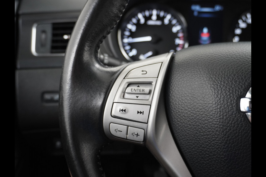 Nissan Pulsar T116PK Navi Ecc Camera N-Connecta Cruise control Lederen/stof bekleding Keyless DAB Led Regen-Lichtsensor 1.2 DIG-T N-Connecta Privacy Glas Lmv 17" Bluetooth Binnenspiegel automatisch dimmend 1.265KG Lage kosten in de wegenbelasting!