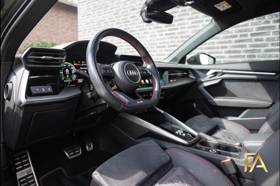 Audi A3 Sportback 45 TFSI e S edition Competition Panodak|Carbonpakket|RS Seats|MatrixLED|B&O|Massage