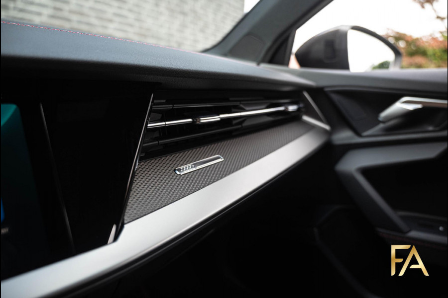 Audi A3 Sportback 45 TFSI e S edition Competition Panodak|Carbonpakket|RS Seats|MatrixLED|B&O|Massage