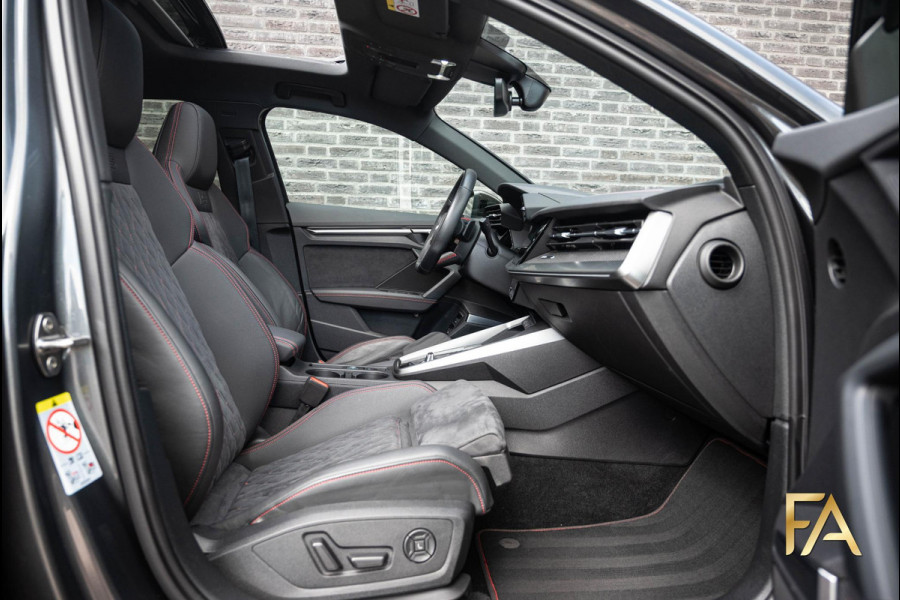 Audi A3 Sportback 45 TFSI e S edition Competition Panodak|Carbonpakket|RS Seats|MatrixLED|B&O|Massage
