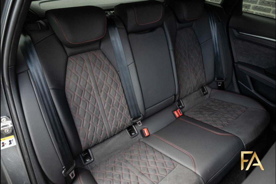 Audi A3 Sportback 45 TFSI e S edition Competition Panodak|Carbonpakket|RS Seats|MatrixLED|B&O|Massage
