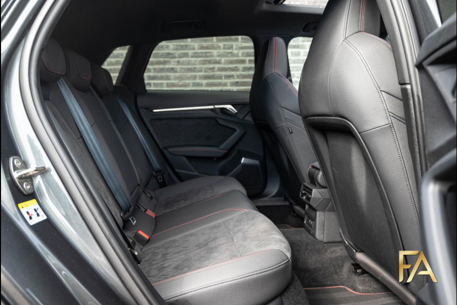 Audi A3 Sportback 45 TFSI e S edition Competition Panodak|Carbonpakket|RS Seats|MatrixLED|B&O|Massage