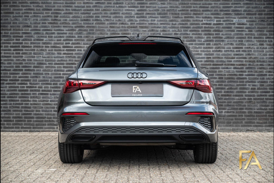 Audi A3 Sportback 45 TFSI e S edition Competition Panodak|Carbonpakket|RS Seats|MatrixLED|B&O|Massage