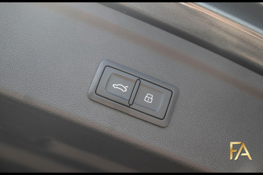 Audi A3 Sportback 45 TFSI e S edition Competition Panodak|Carbonpakket|RS Seats|MatrixLED|B&O|Massage