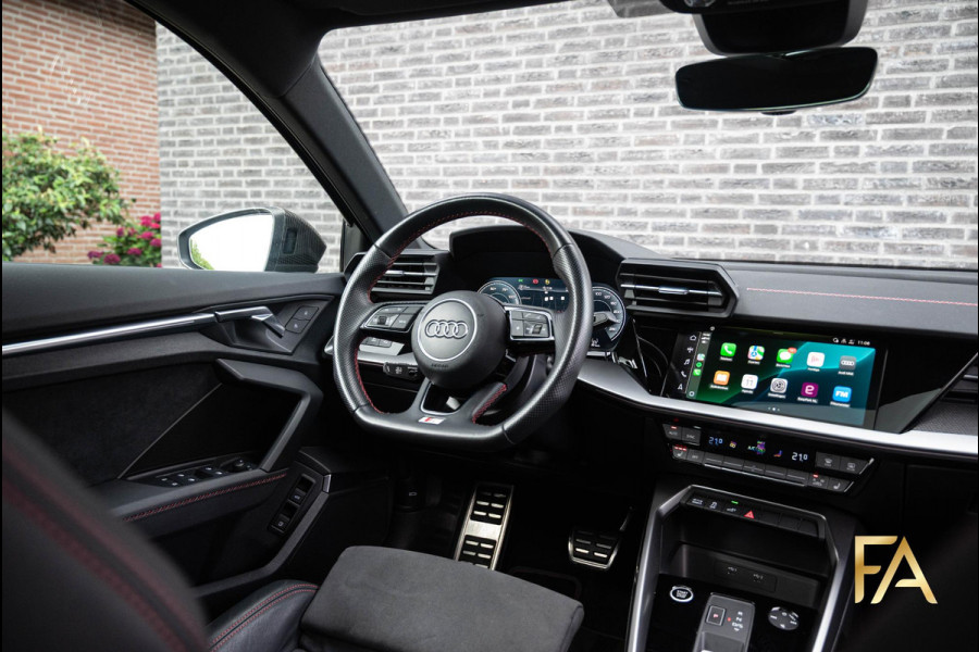Audi A3 Sportback 45 TFSI e S edition Competition Panodak|Carbonpakket|RS Seats|MatrixLED|B&O|Massage