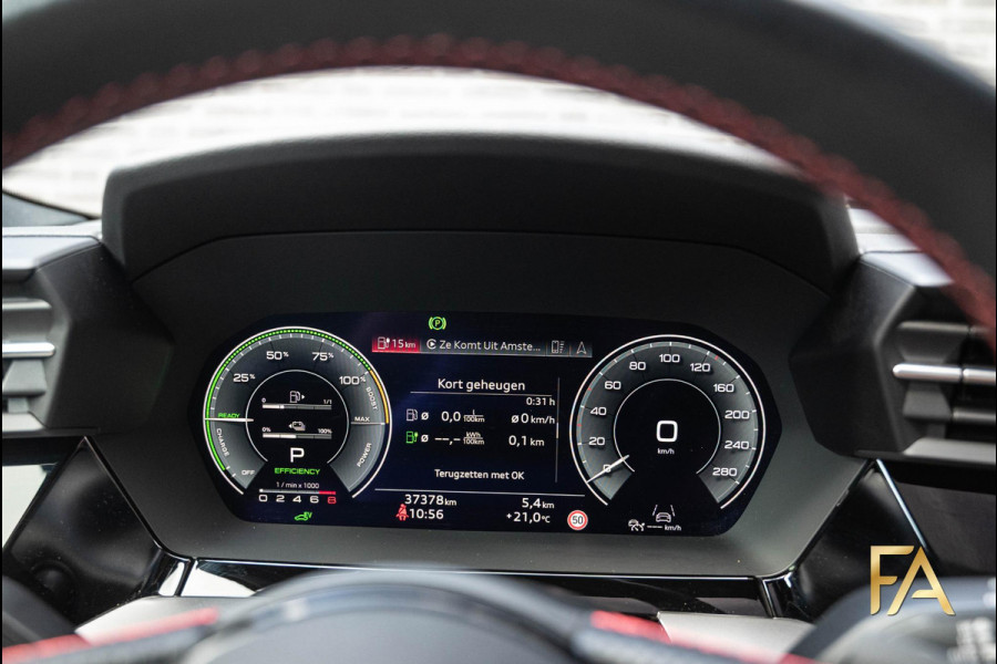 Audi A3 Sportback 45 TFSI e S edition Competition Panodak|Carbonpakket|RS Seats|MatrixLED|B&O|Massage