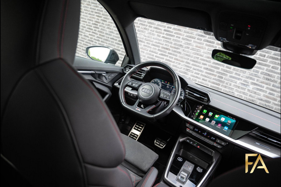 Audi A3 Sportback 45 TFSI e S edition Competition Panodak|Carbonpakket|RS Seats|MatrixLED|B&O|Massage