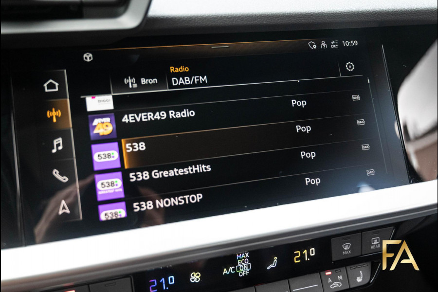 Audi A3 Sportback 45 TFSI e S edition Competition Panodak|Carbonpakket|RS Seats|MatrixLED|B&O|Massage