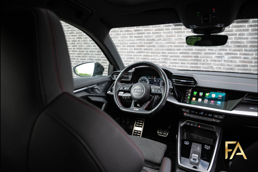 Audi A3 Sportback 45 TFSI e S edition Competition Panodak|Carbonpakket|RS Seats|MatrixLED|B&O|Massage