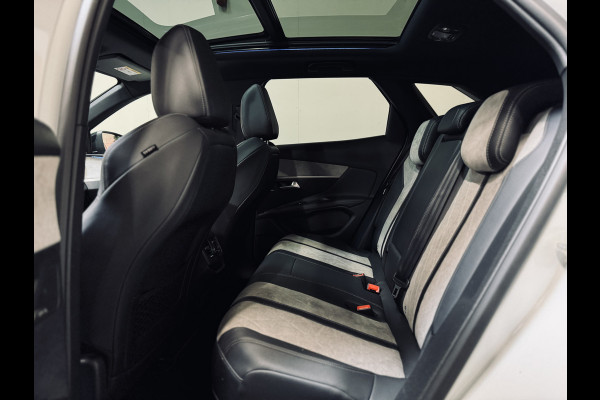 Peugeot 3008 1.6 HYbrid4 300 GT Pack Business | 19" | Panorama | Focal | Adapt.Cruise