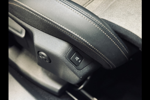 Peugeot 3008 1.6 HYbrid4 300 GT Pack Business | 19" | Panorama | Focal | Adapt.Cruise