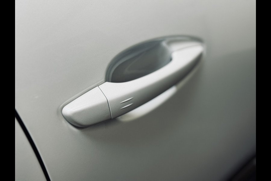 Peugeot 3008 1.6 HYbrid4 300 GT Pack Business | 19" | Panorama | Focal | Adapt.Cruise