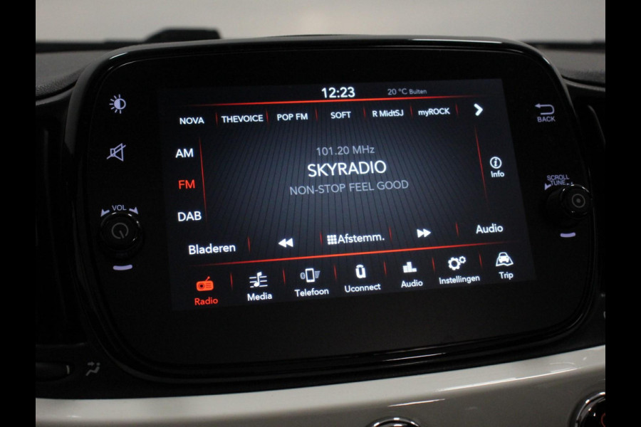 Fiat 500C 1.2 Automaat Lounge Navigatie Apple Carplay/Android Auto Cruise Control Airco Dab Parkeersensoren Achter Lichtmetalen Velgen