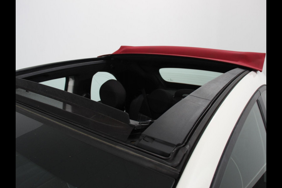 Fiat 500C 1.2 Automaat Lounge Navigatie Apple Carplay/Android Auto Cruise Control Airco Dab Parkeersensoren Achter Lichtmetalen Velgen
