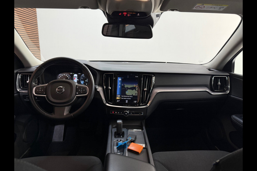 Volvo V60 2.0 B3 Momentum | Navigatie | Trekhaak | BTW-Auto