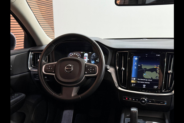 Volvo V60 2.0 B3 Momentum | Navigatie | Trekhaak | BTW-Auto