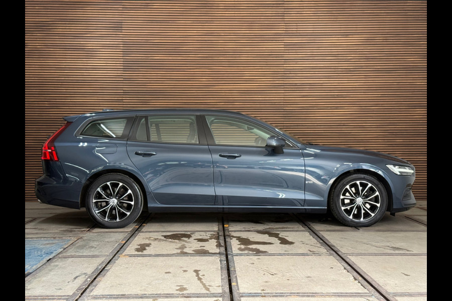 Volvo V60 2.0 B3 Momentum | Navigatie | Trekhaak | BTW-Auto