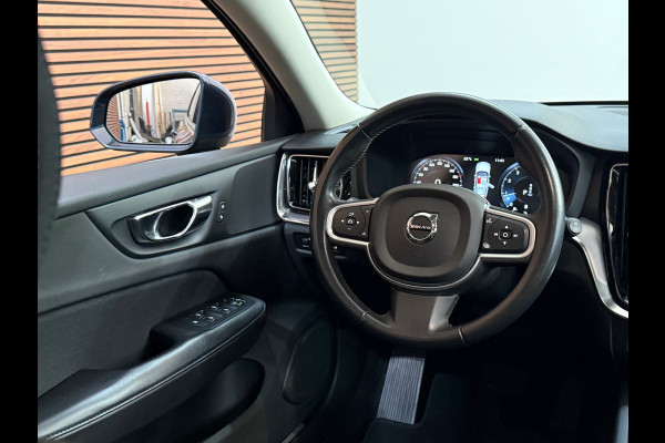 Volvo V60 2.0 B3 Momentum | Navigatie | Trekhaak | BTW-Auto