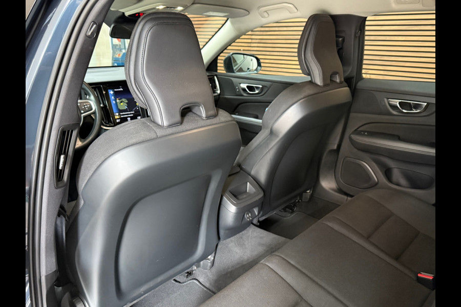 Volvo V60 2.0 B3 Momentum | Navigatie | Trekhaak | BTW-Auto