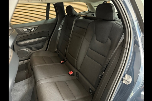 Volvo V60 2.0 B3 Momentum | Navigatie | Trekhaak | BTW-Auto