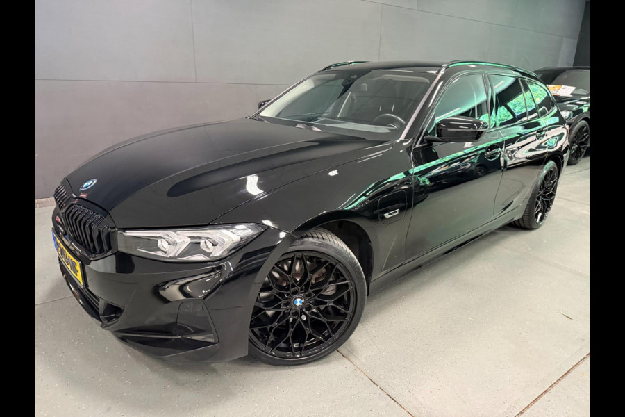 BMW 3 Serie Touring 320e SPORT 19'' NAVI/LED/DAB/CARPLAY/ECC/PDC/CRUISE/V-COCKPIT/LEDER///