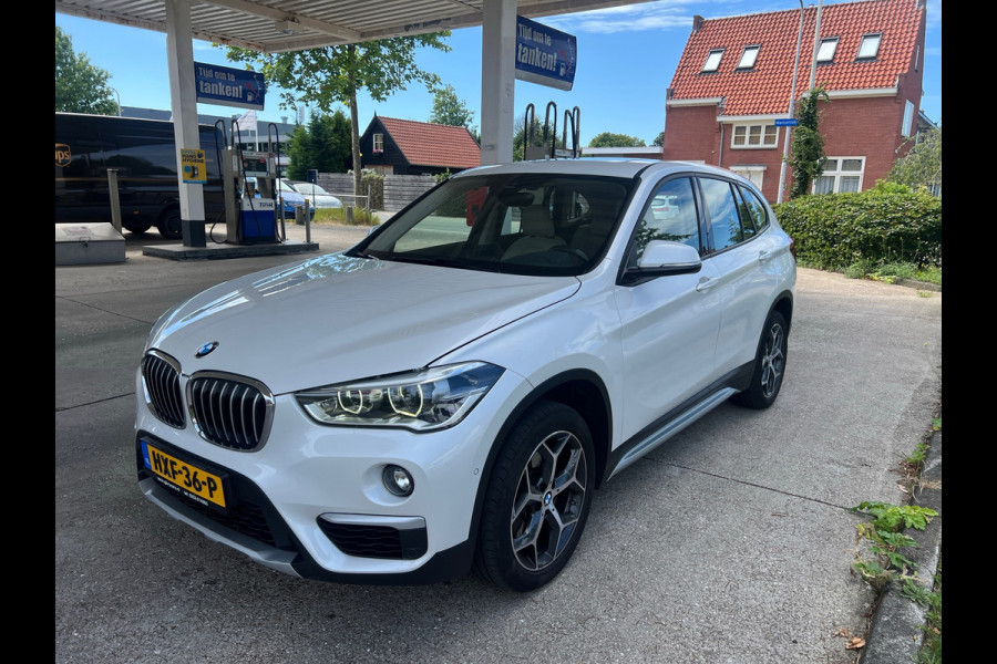 BMW X1 XDrive25i PANO,AUTOMAAT,PDC