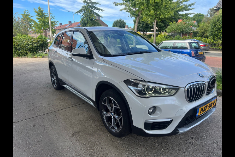 BMW X1 XDrive25i PANO,AUTOMAAT,PDC