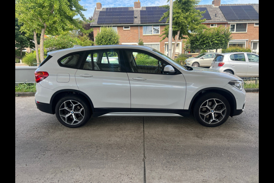 BMW X1 XDrive25i PANO,AUTOMAAT,PDC