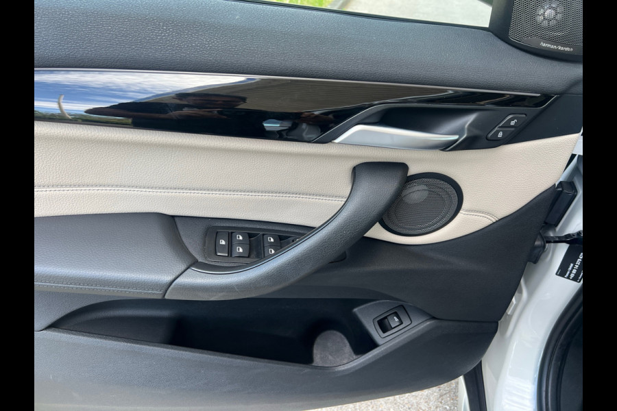 BMW X1 XDrive25i PANO,AUTOMAAT,PDC