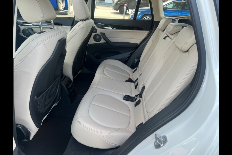 BMW X1 XDrive25i PANO,AUTOMAAT,PDC