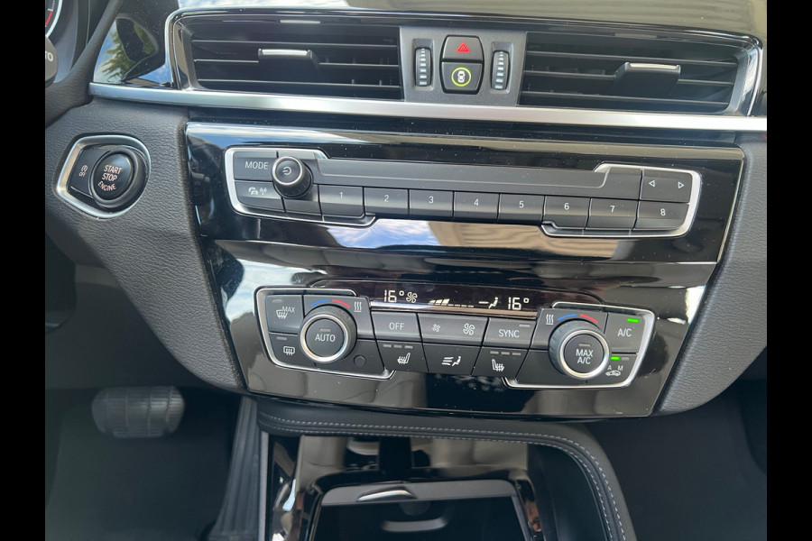 BMW X1 XDrive25i PANO,AUTOMAAT,PDC