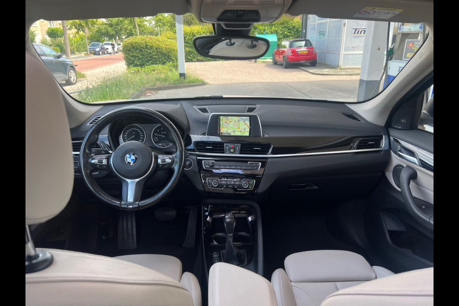 BMW X1 XDrive25i PANO,AUTOMAAT,PDC