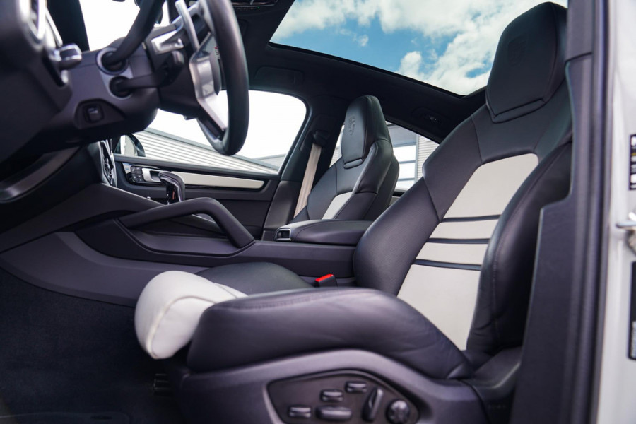 Porsche Cayenne Coupé 3.0 E-Hybrid | Panorama | Stoelkoeling | Sport Chrono | PASM | BOSE Sound | Turbo Design | HuD | Luchtvering