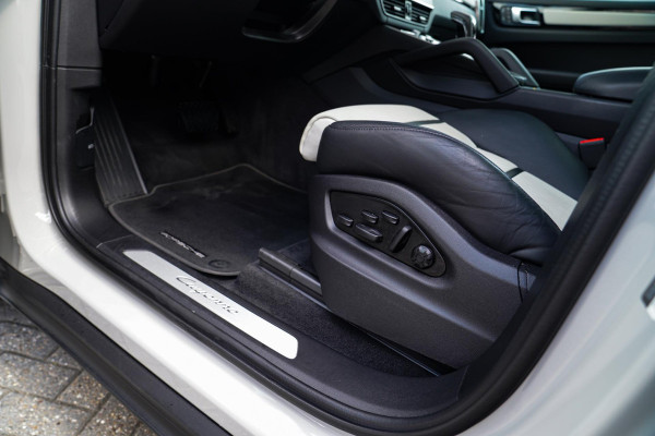 Porsche Cayenne Coupé 3.0 E-Hybrid | Panorama | Stoelkoeling | Sport Chrono | PASM | BOSE Sound | Turbo Design | HuD | Luchtvering