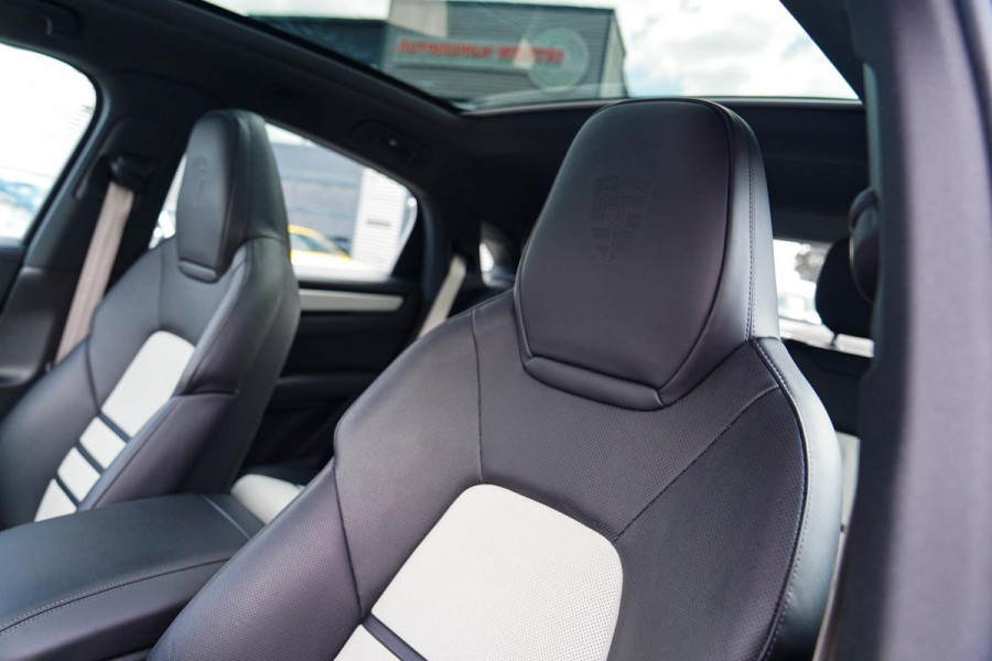 Porsche Cayenne Coupé 3.0 E-Hybrid | Panorama | Stoelkoeling | Sport Chrono | PASM | BOSE Sound | Turbo Design | HuD | Luchtvering