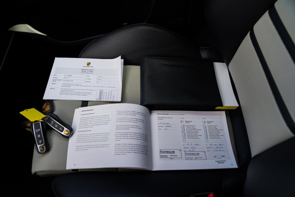 Porsche Cayenne Coupé 3.0 E-Hybrid | Panorama | Stoelkoeling | Sport Chrono | PASM | BOSE Sound | Turbo Design | HuD | Luchtvering