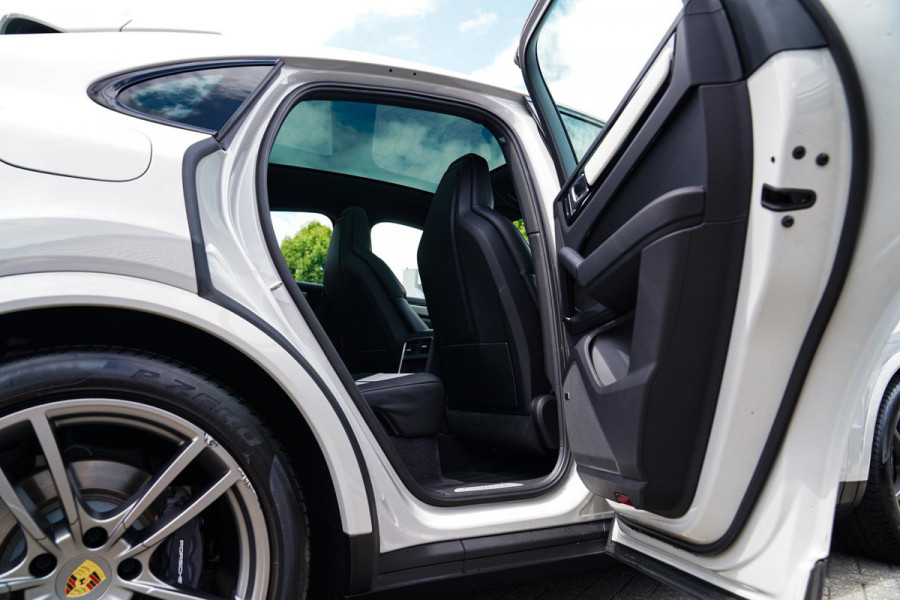 Porsche Cayenne Coupé 3.0 E-Hybrid | Panorama | Stoelkoeling | Sport Chrono | PASM | BOSE Sound | Turbo Design | HuD | Luchtvering