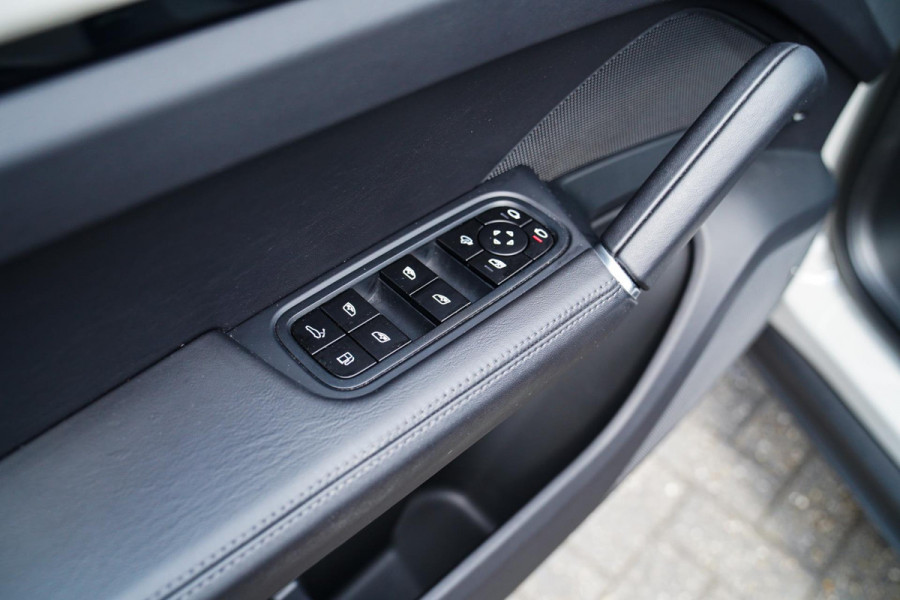 Porsche Cayenne Coupé 3.0 E-Hybrid | Panorama | Stoelkoeling | Sport Chrono | PASM | BOSE Sound | Turbo Design | HuD | Luchtvering