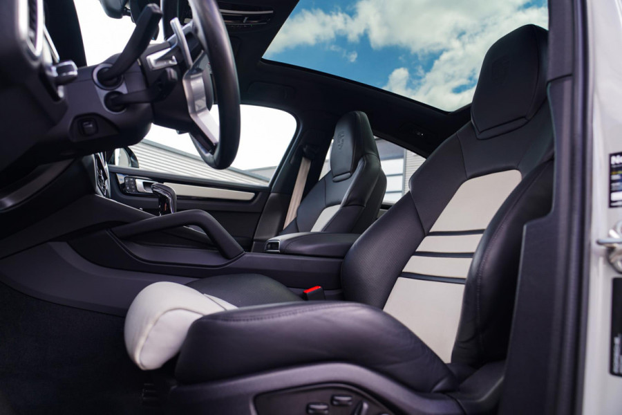 Porsche Cayenne Coupé 3.0 E-Hybrid | Panorama | Stoelkoeling | Sport Chrono | PASM | BOSE Sound | Turbo Design | HuD | Luchtvering
