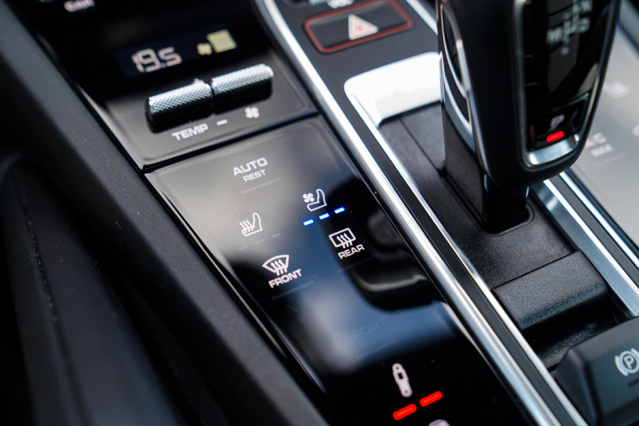 Porsche Cayenne Coupé 3.0 E-Hybrid | Panorama | Stoelkoeling | Sport Chrono | PASM | BOSE Sound | Turbo Design | HuD | Luchtvering