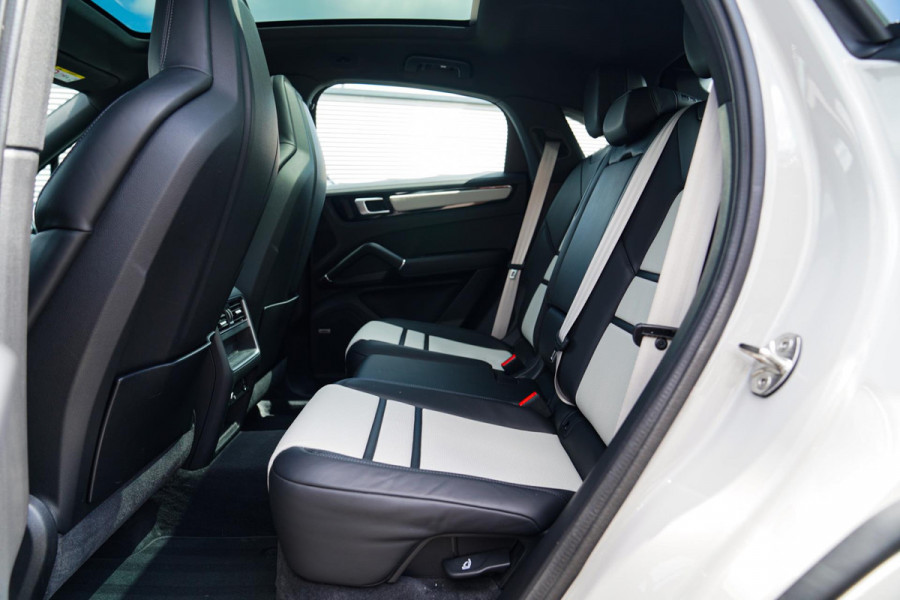 Porsche Cayenne Coupé 3.0 E-Hybrid | Panorama | Stoelkoeling | Sport Chrono | PASM | BOSE Sound | Turbo Design | HuD | Luchtvering