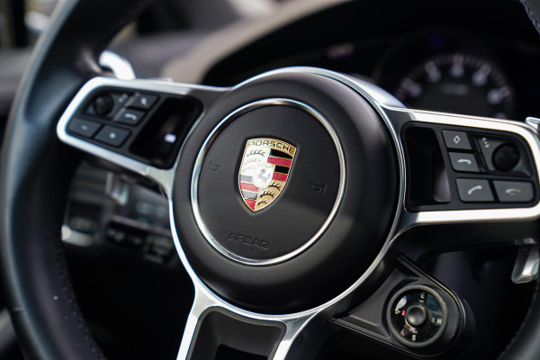 Porsche Cayenne Coupé 3.0 E-Hybrid | Panorama | Stoelkoeling | Sport Chrono | PASM | BOSE Sound | Turbo Design | HuD | Luchtvering