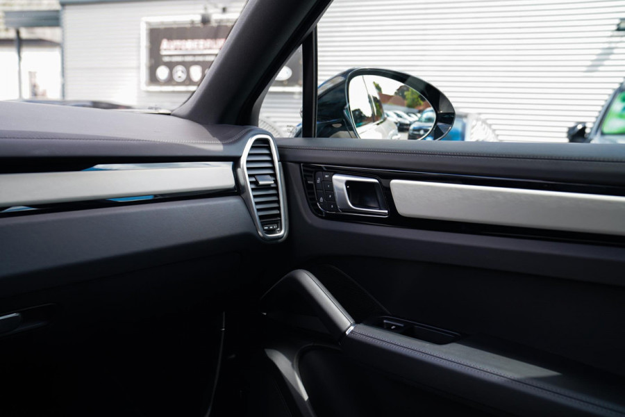 Porsche Cayenne Coupé 3.0 E-Hybrid | Panorama | Stoelkoeling | Sport Chrono | PASM | BOSE Sound | Turbo Design | HuD | Luchtvering