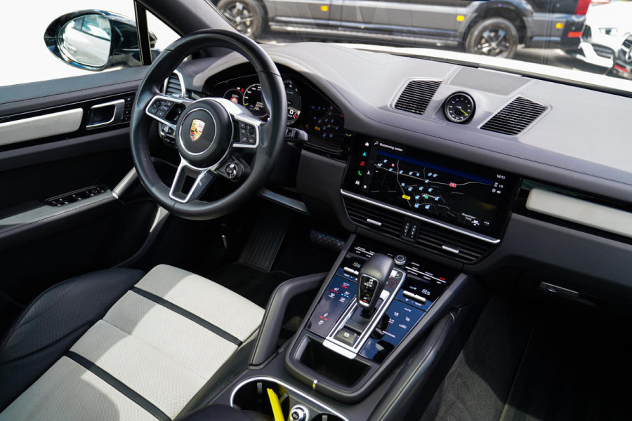 Porsche Cayenne Coupé 3.0 E-Hybrid | Panorama | Stoelkoeling | Sport Chrono | PASM | BOSE Sound | Turbo Design | HuD | Luchtvering