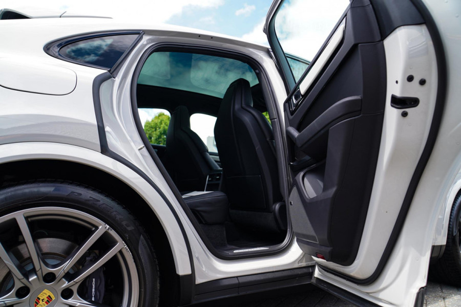 Porsche Cayenne Coupé 3.0 E-Hybrid | Panorama | Stoelkoeling | Sport Chrono | PASM | BOSE Sound | Turbo Design | HuD | Luchtvering