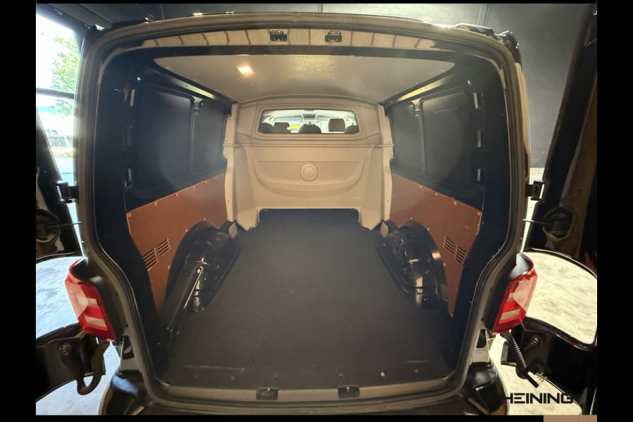 Volkswagen Transporter 2.0 TDI L2H1 DC Comfortline Plus 150 PK DSG