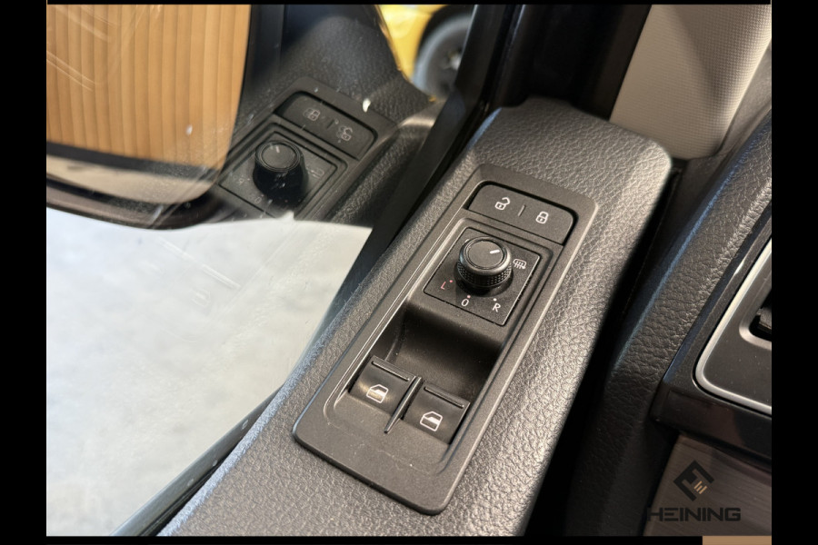 Volkswagen Transporter 2.0 TDI L2H1 DC Comfortline Plus 150 PK DSG