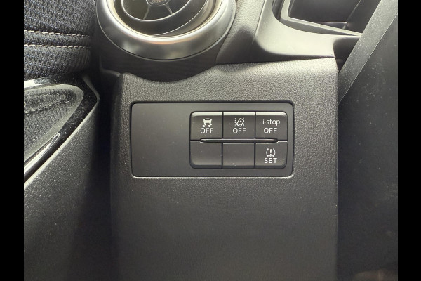Mazda 2 1.5 Skyactiv-G Luxury | CRUISE CONTROL | STOELVERWARMING | CLIMATE CONTROL | LANE ASSIST |